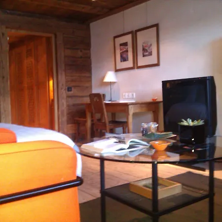 فندق Le Hameau 1er - Relais & Chateaux